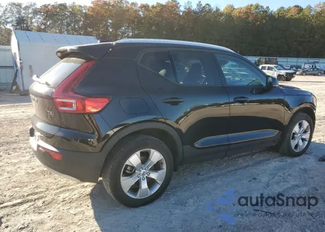 2021 Volvo Xc40 T5 Momentum z USA, uszkodzony, nr VIN YV4162UK6M2561305